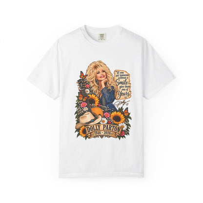 Dolly Parton T‑Shirt Portrait with 'Smile' Quote