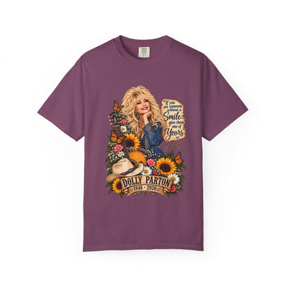 Dolly Parton T‑Shirt Portrait with 'Smile' Quote