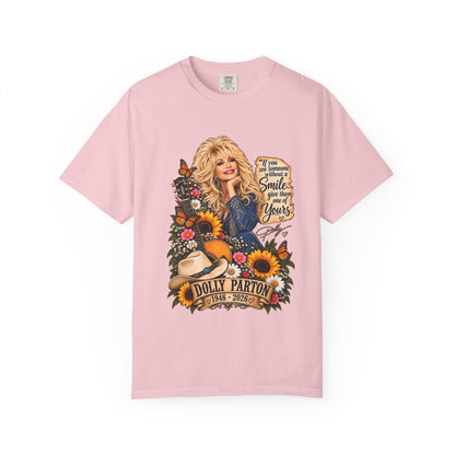 Dolly Parton T‑Shirt Portrait with 'Smile' Quote
